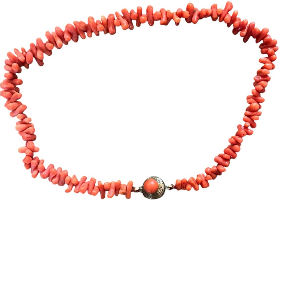 Elegant Vintage Red/orange Coral Branch choker with pretty coral bead clasp